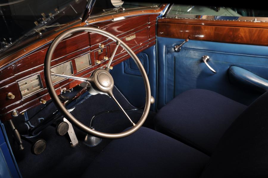  Lincoln Model K Convertible Victoria 1938 года  (фото 7 из 9)